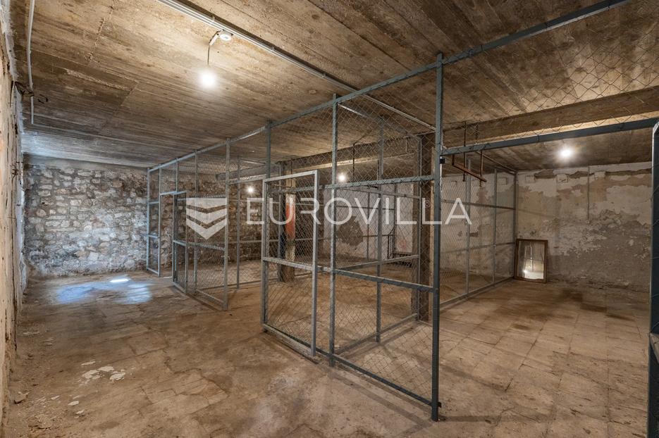 Poslovni prostor Na prodaju -  Dubrovnik