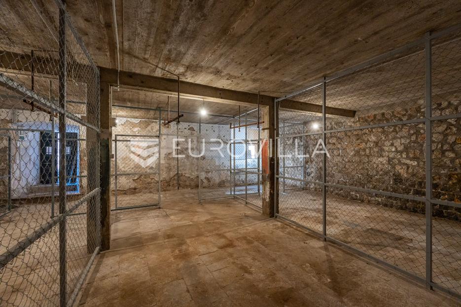 Poslovni prostor Na prodaju -  Dubrovnik