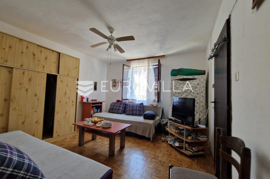 House For sale -  Vir