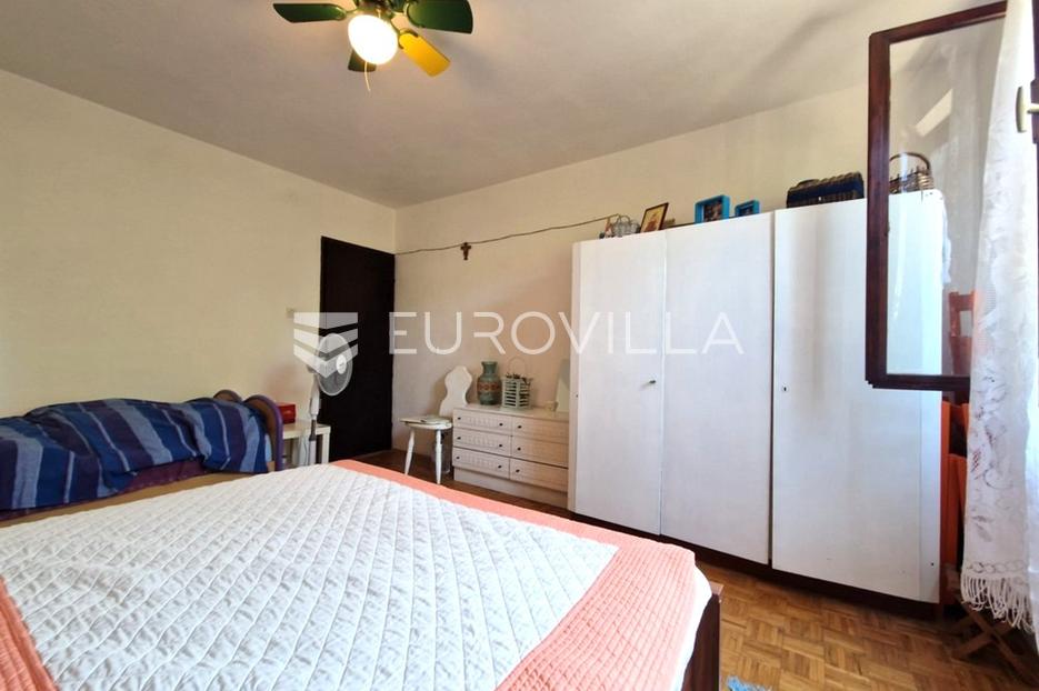 House For sale -  Vir