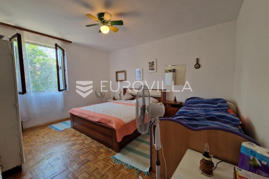 House For sale -  Vir