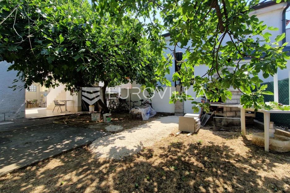 House For sale -  Vir