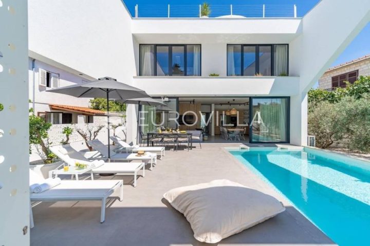 Maison à vendre 366 m² – Supetar