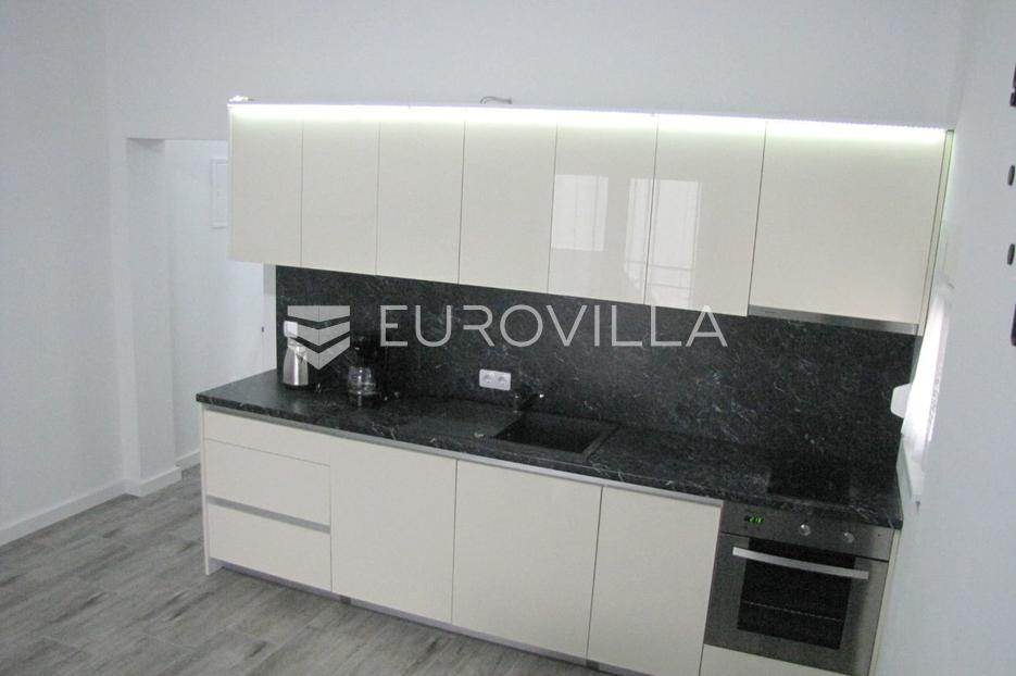 Kuća Na prodaju -  Obrovac