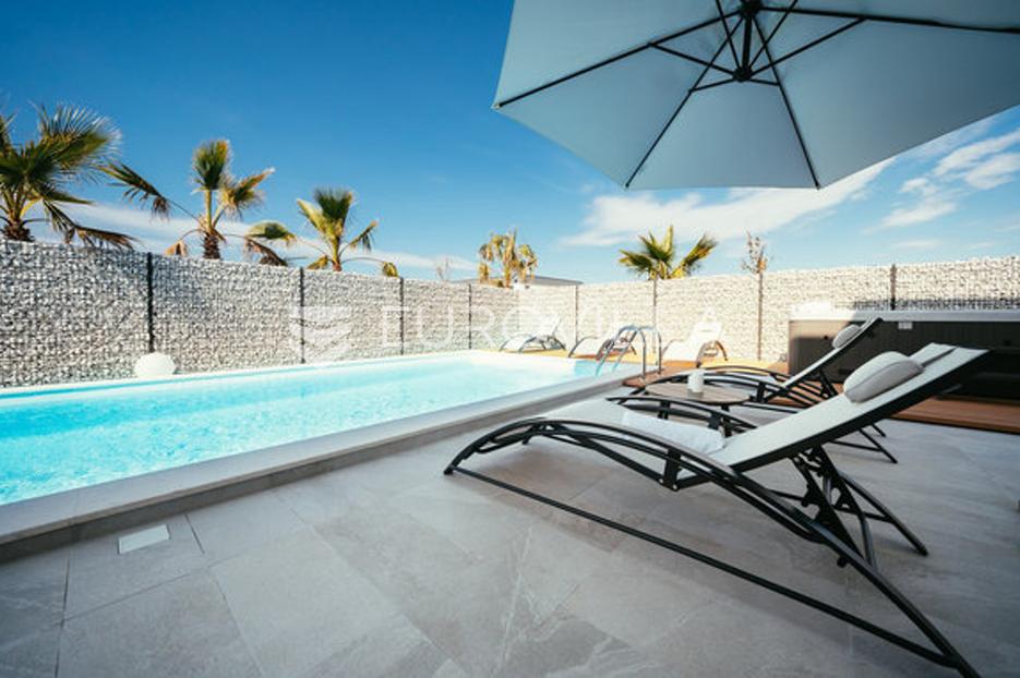 Casa In vendita -  Nin