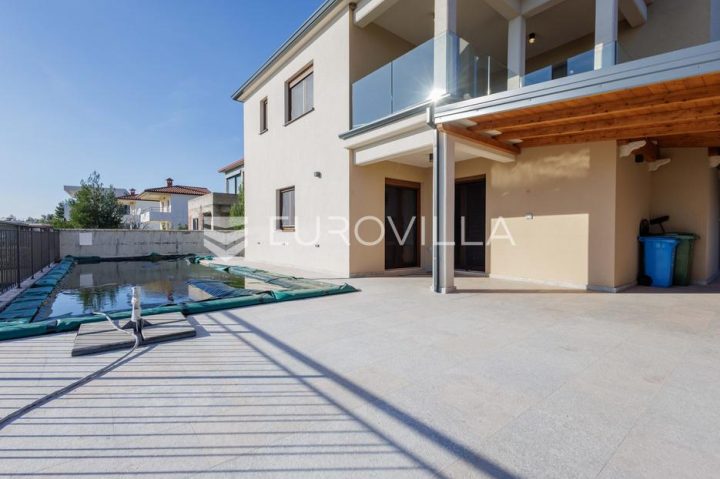 Kuća na prodaju 95 m² – Labin