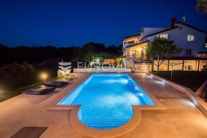 House for sale 350 m² – Banjole