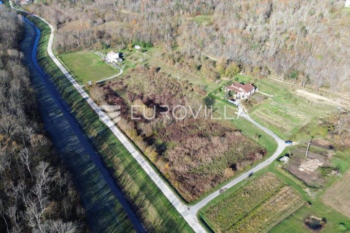 Parcela na predaj 971 m² – Livade