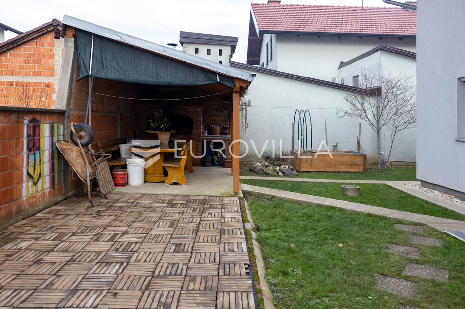 Dom Na sprzedaż - Brodsko-posavska Slavonski Brod