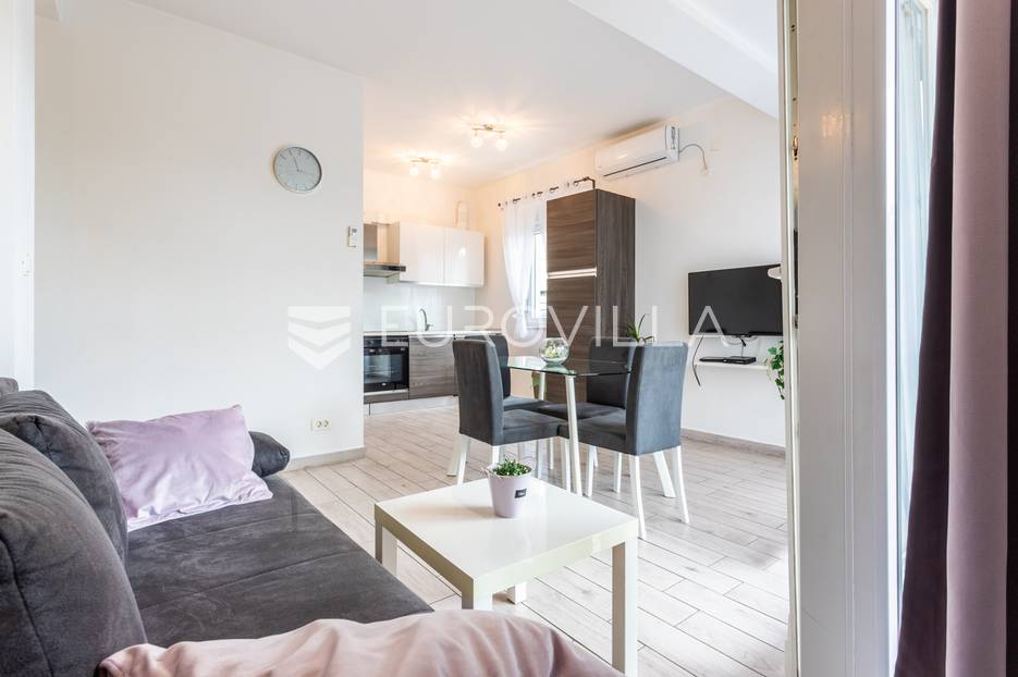 Appartamento In vendita -  Split - Okolica
