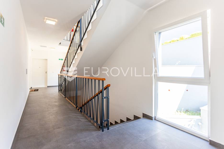 Apartmán Na prodej -  Podstrana