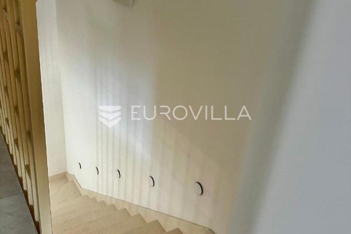 Flat For rent - Istarska Fažana - foto 5/18