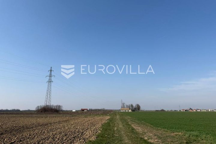 Terrain à vendre 2640 m² – Đakovo