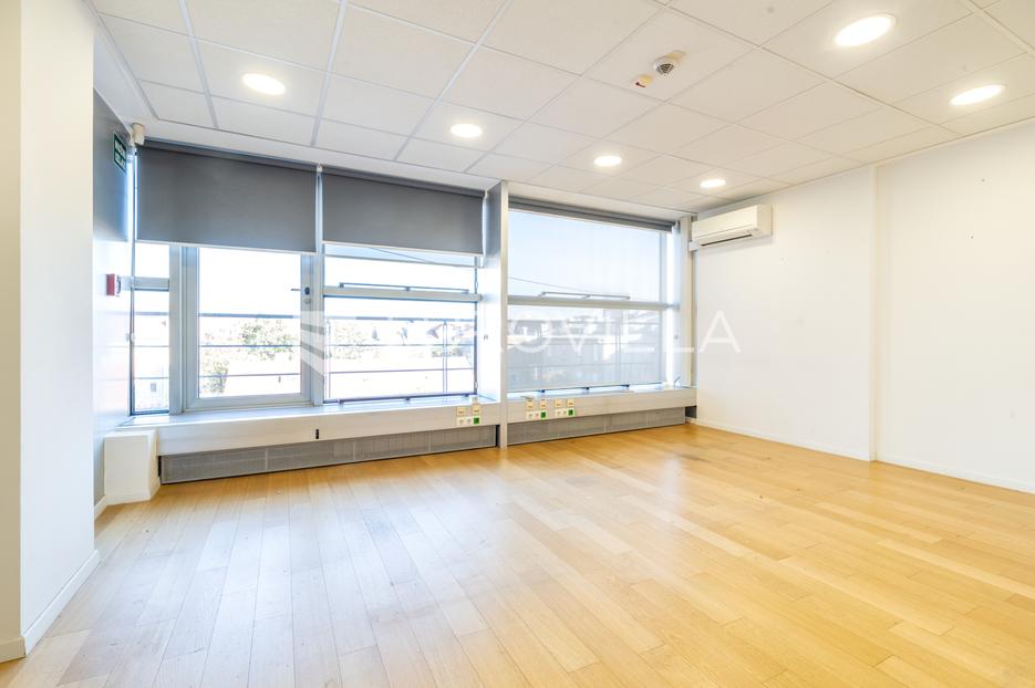 Business premises For sale Donji grad