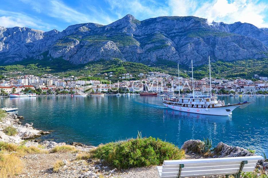 Zemljište Na prodaju -  Makarska