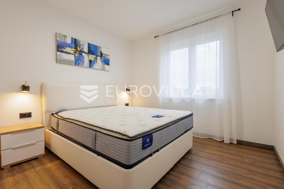 Kuća Na prodaju -  Raša