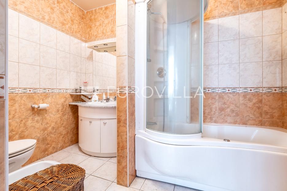 Apartmán Na predaj -  Donji Grad