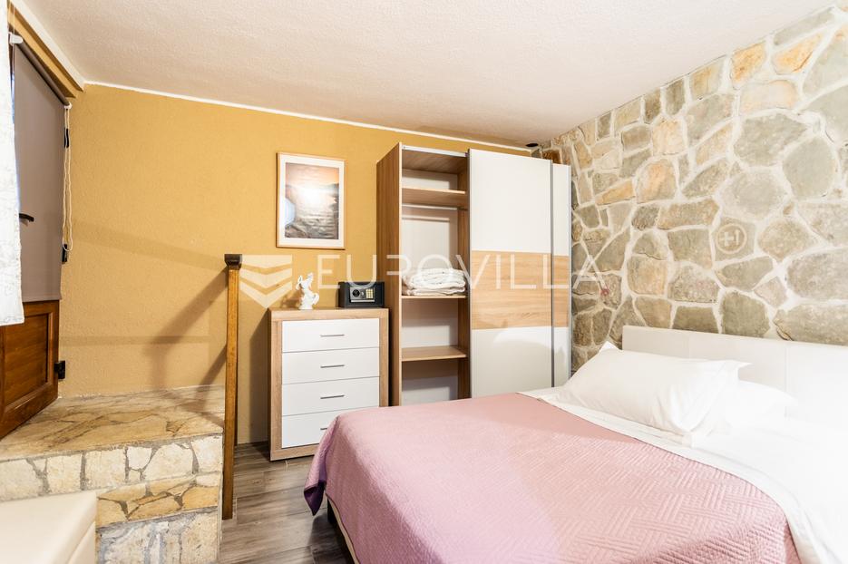 Hiša Na predaj -  Omiš