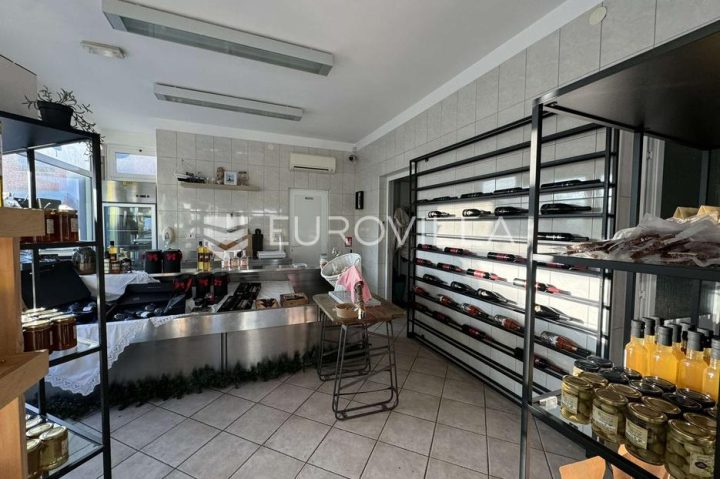 Poslovni prostor na prodaju 250 m² – Medulin