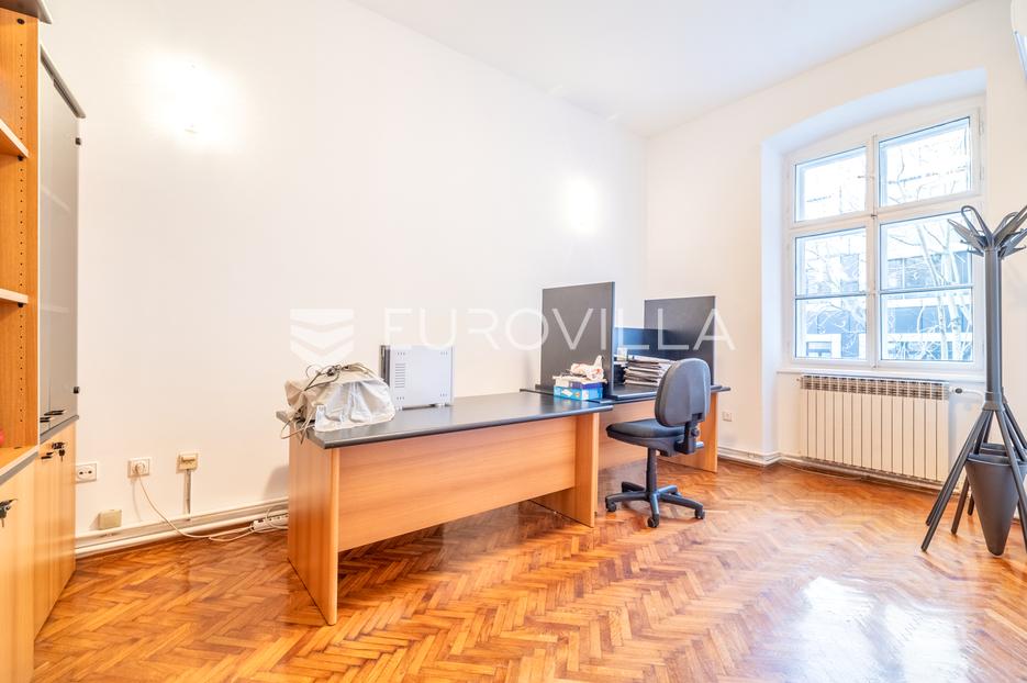 Gewerbefläche Zu verkaufen -  Donji Grad