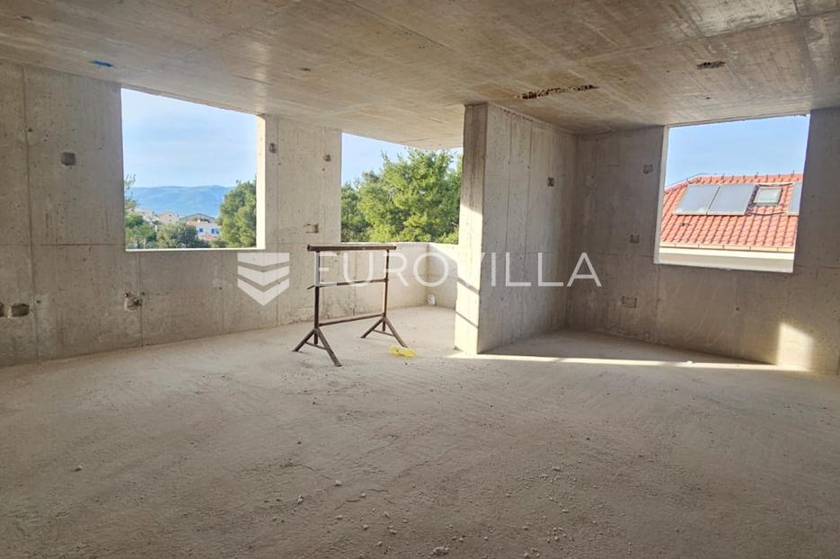 Appartamento In vendita -  Trogir - Okolica