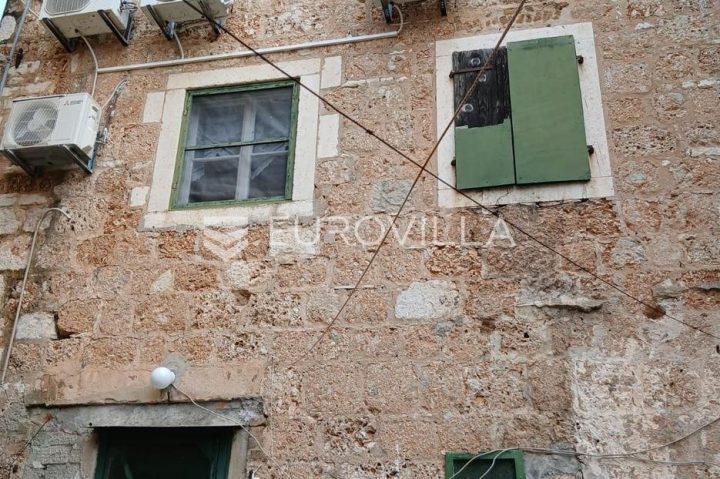 House For sale — Komiža