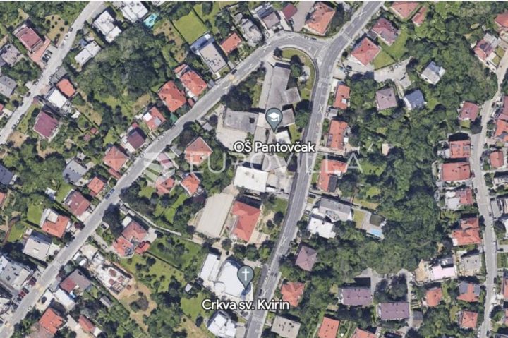 Pozemok na predaj 700 m² – Pantovčak