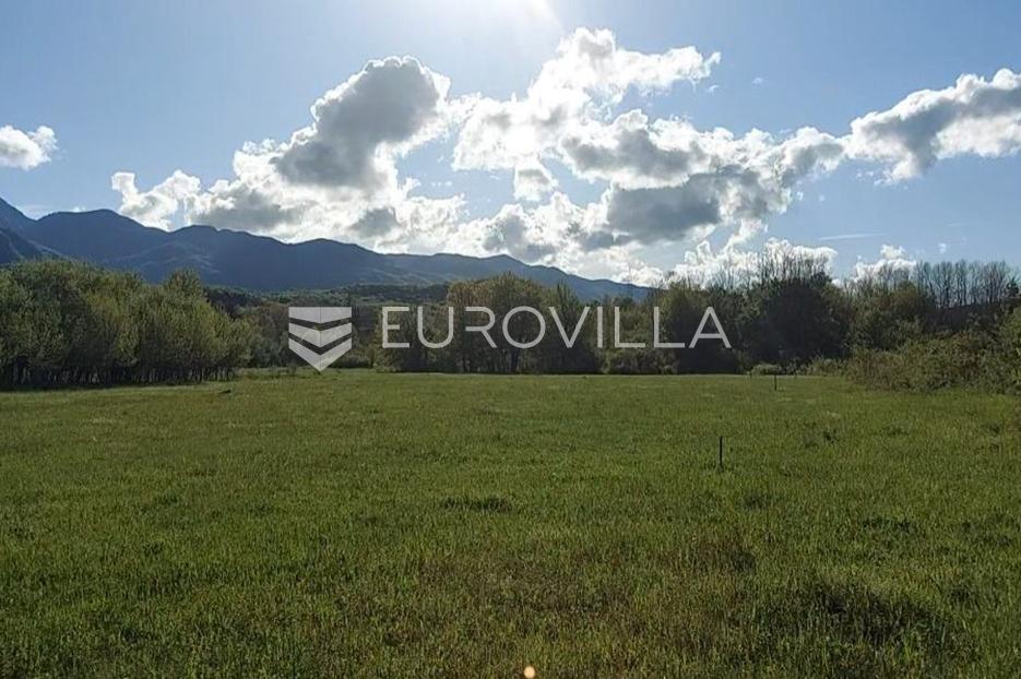 Zemljište Na prodaju -  Lovinac