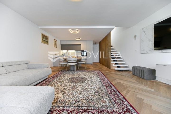 House for sale 230 m² – Podstrana