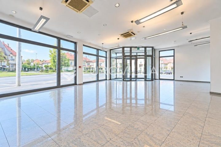 Locaux commerciaux À louer - Osječko-baranjska Osijek - foto 2/15