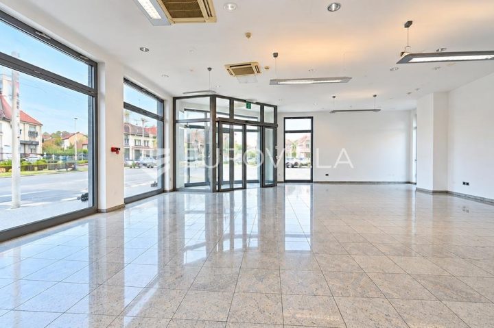 Locaux commerciaux À louer - Osječko-baranjska Osijek - foto 4/15