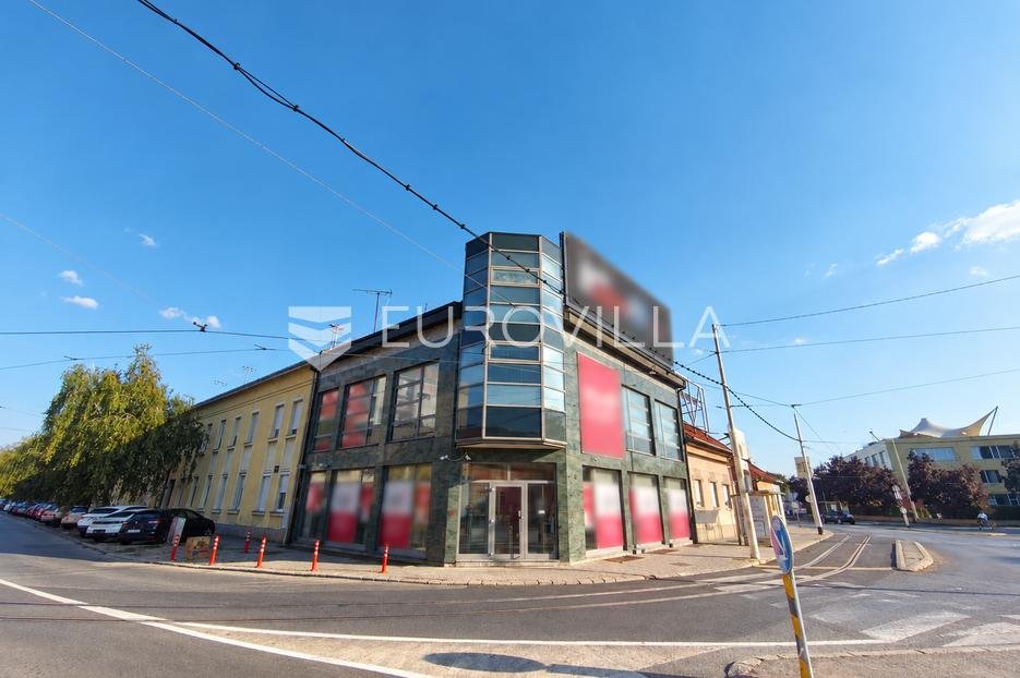 Locaux commerciaux À louer - Osječko-baranjska Osijek - foto 1/15