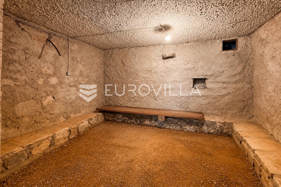 Kuća Na prodaju -  Baška