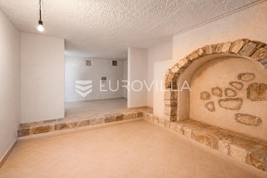 Kuća Na prodaju -  Baška