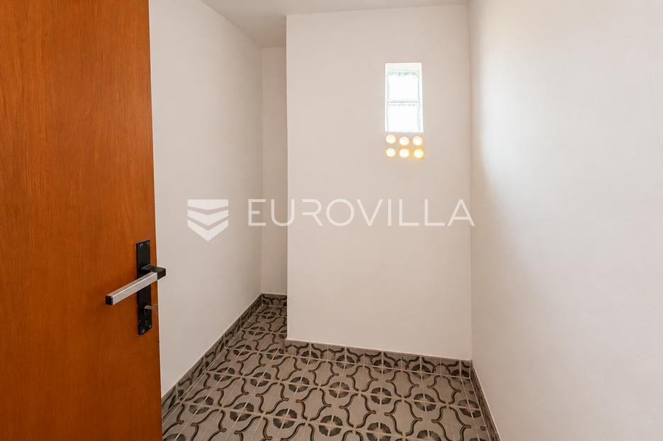 Kuća Na prodaju -  Baška