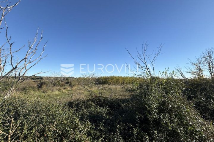 Parcela na predaj 733 m² – Muntić