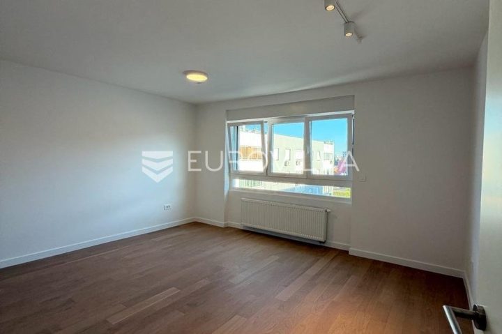 Stan na prodaju 59 m² – Donji Grad
