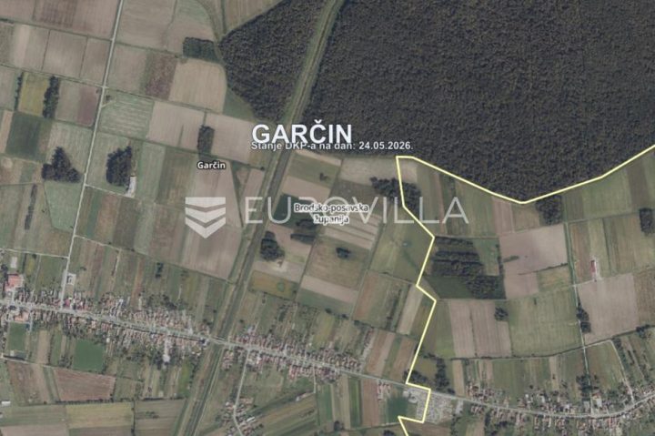 Terreno in vendita 21000 m² – Garčin