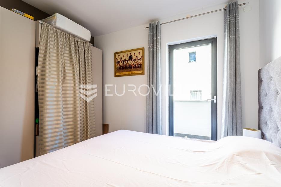 Flat For sale - Splitsko-dalmatinska Sutivan