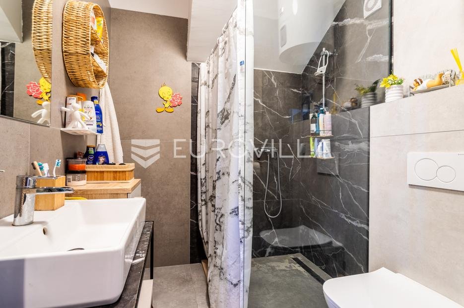 Flat For sale - Splitsko-dalmatinska Sutivan