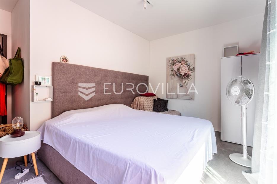 Flat For sale - Splitsko-dalmatinska Sutivan