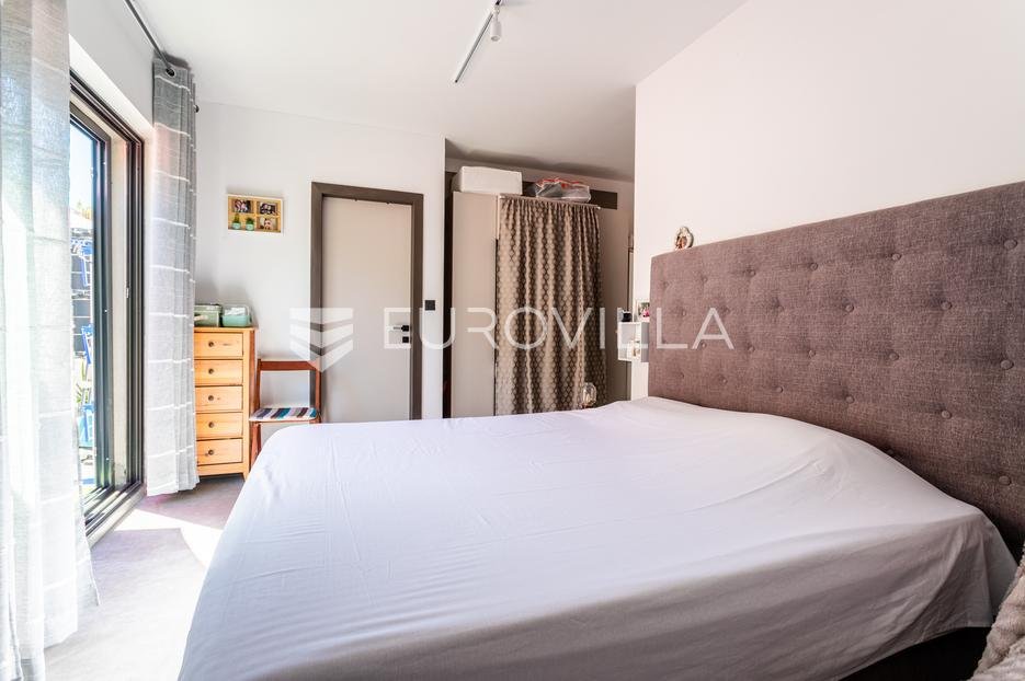 Flat For sale - Splitsko-dalmatinska Sutivan