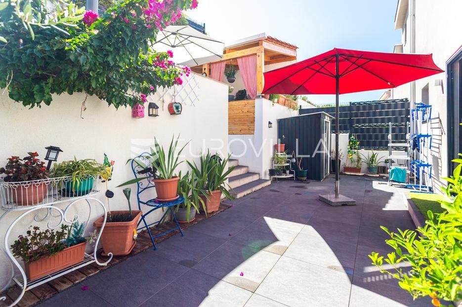 Flat For sale - Splitsko-dalmatinska Sutivan
