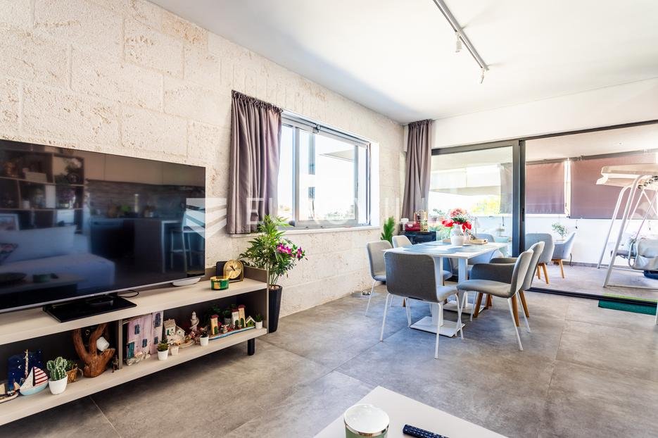 Flat For sale - Splitsko-dalmatinska Sutivan