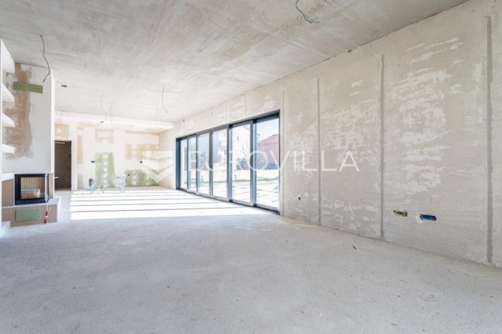 House for sale 308 m² – Kaštel Lukšić