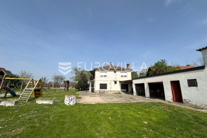Dům na prodej 100 m² – Sotin