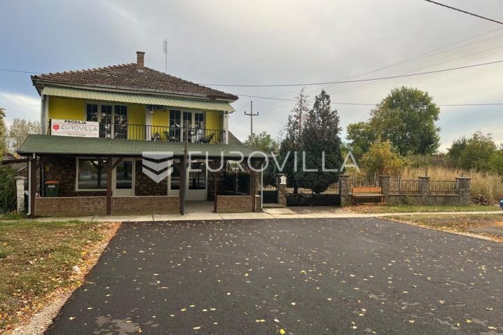 Kuća na prodaju 100 m² – Sotin