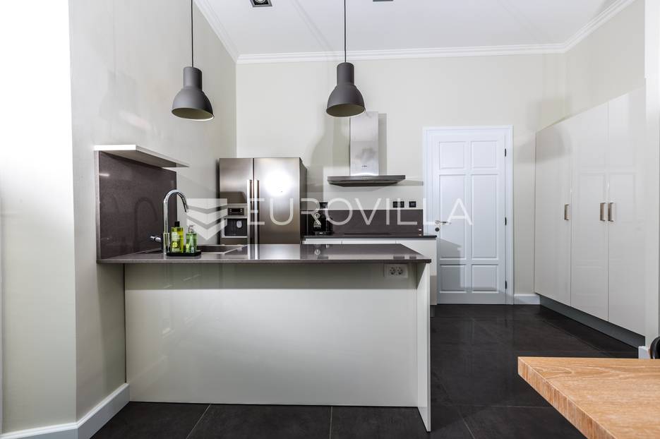Appartamento In vendita - Splitsko-dalmatinska Trogir