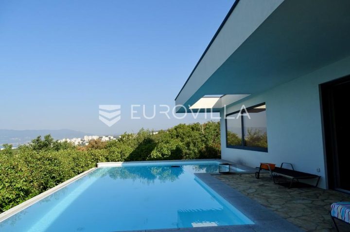 House for sale 210 m² – Kostrena