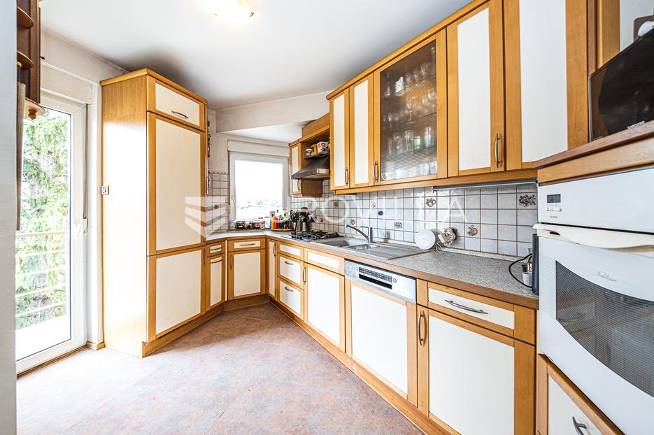 Haus Zu verkaufen - Grad Zagreb Maksimir